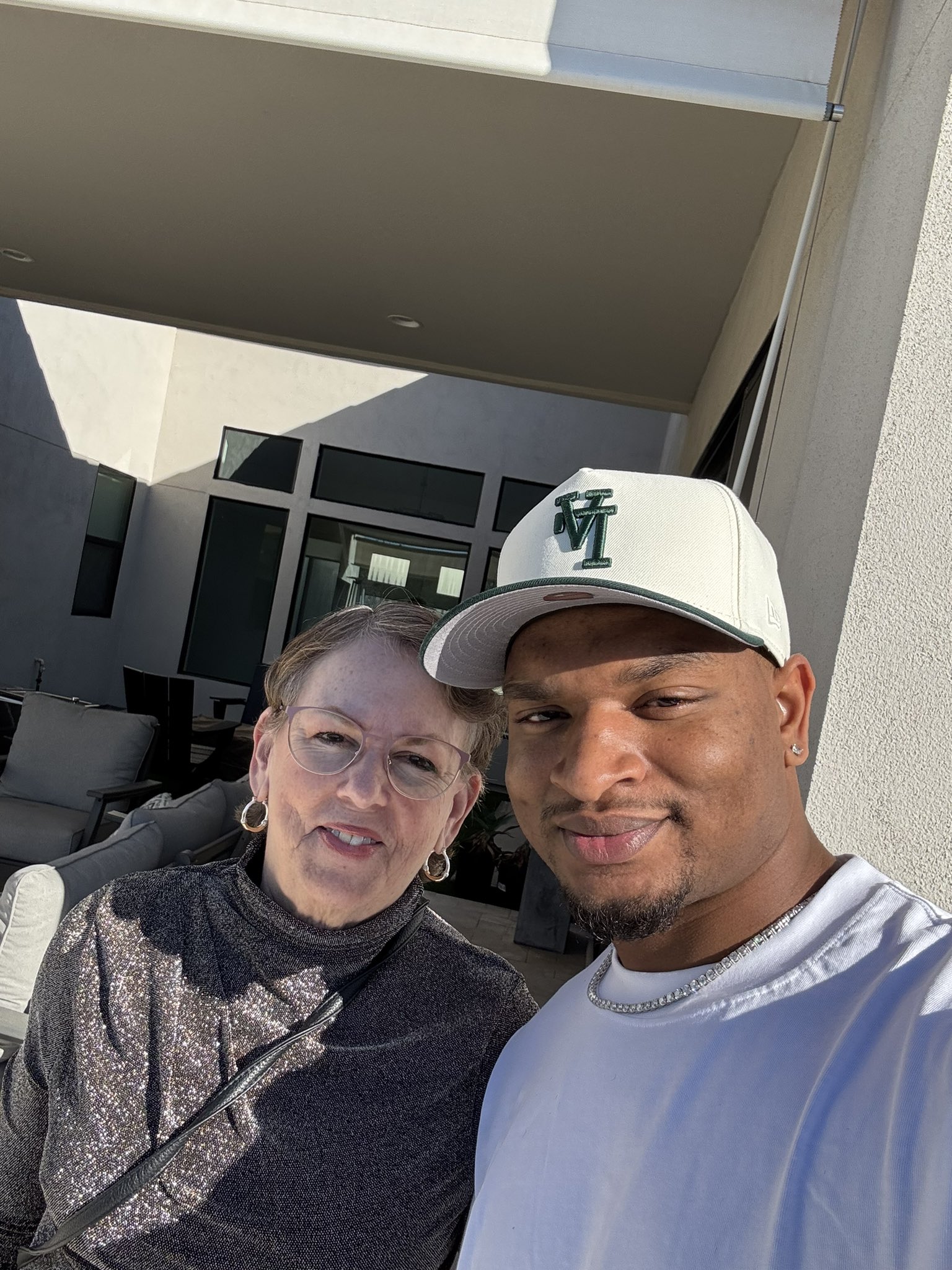 How a Wrong Number Text Turned Into a 10-Year Thanksgiving Tradition