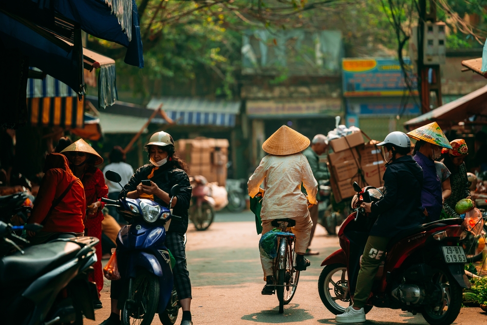 Why People Suddenly Stopped Wearing Hats in the 1960s