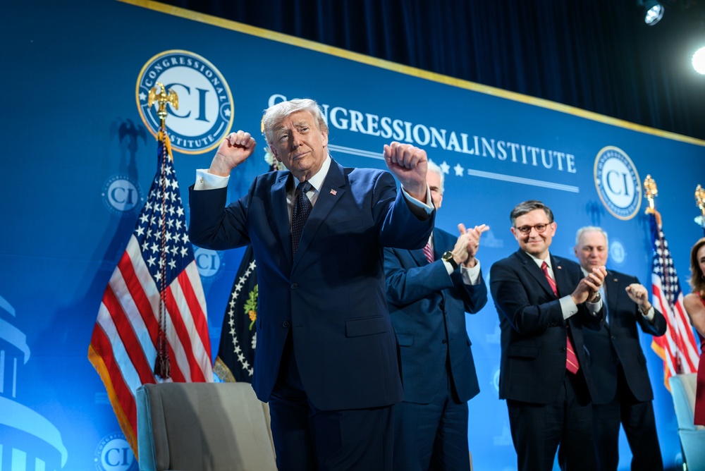 Trump Revives Presidential Fitness Test in Latest Maha Push
