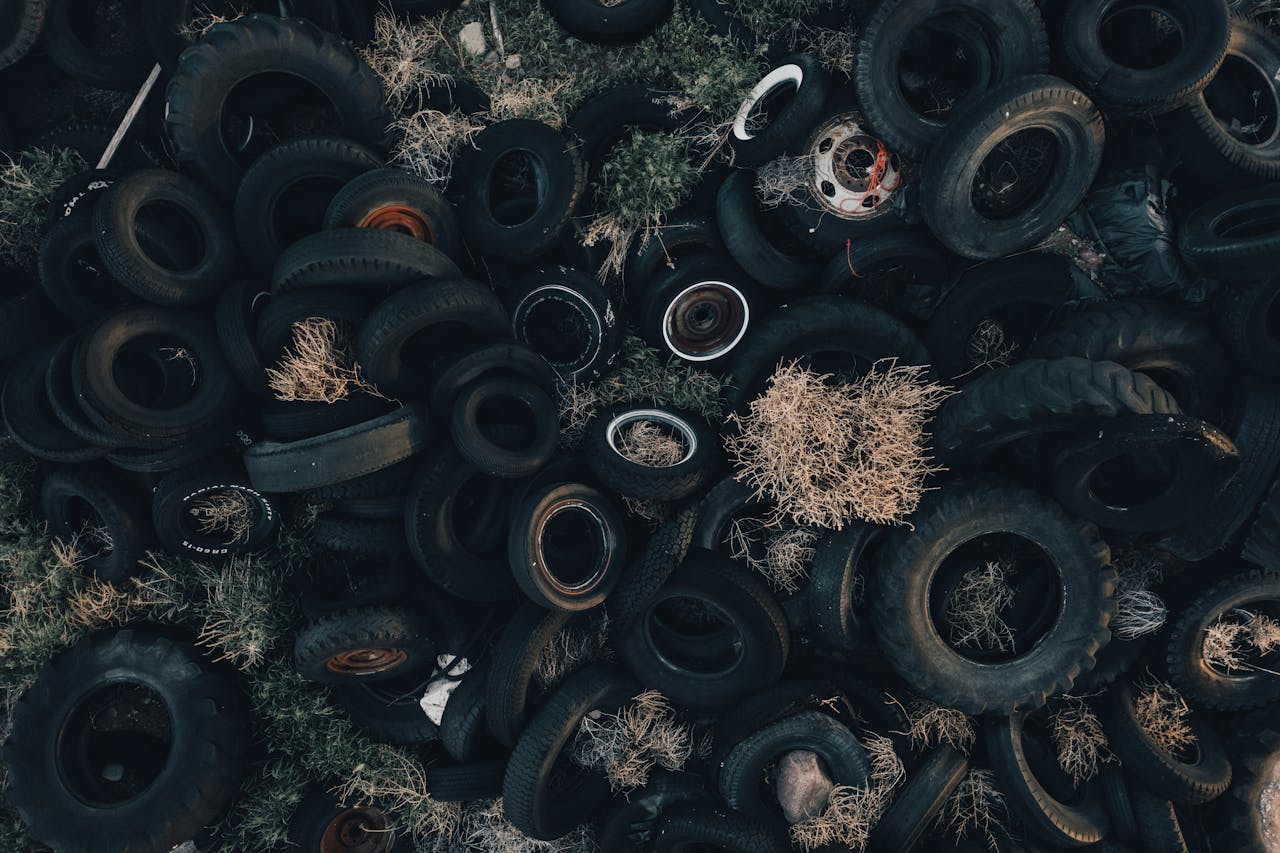 Man Dumps Hundreds of Tires on Farmer’s Property and Instantly Regrets It