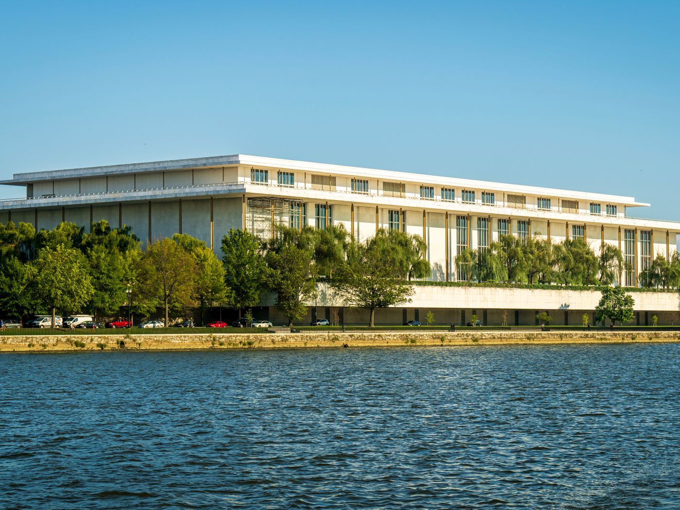Why Is the Kennedy Center Still Hidden Behind Tarps a Week After the Court Order?