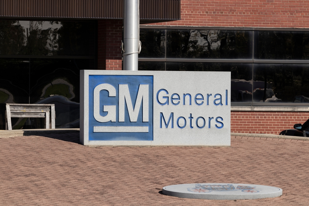 GM Cut Over 1,000 Jobs Then Added 50 Robots to Its Factory, Leaving Workers Furious
