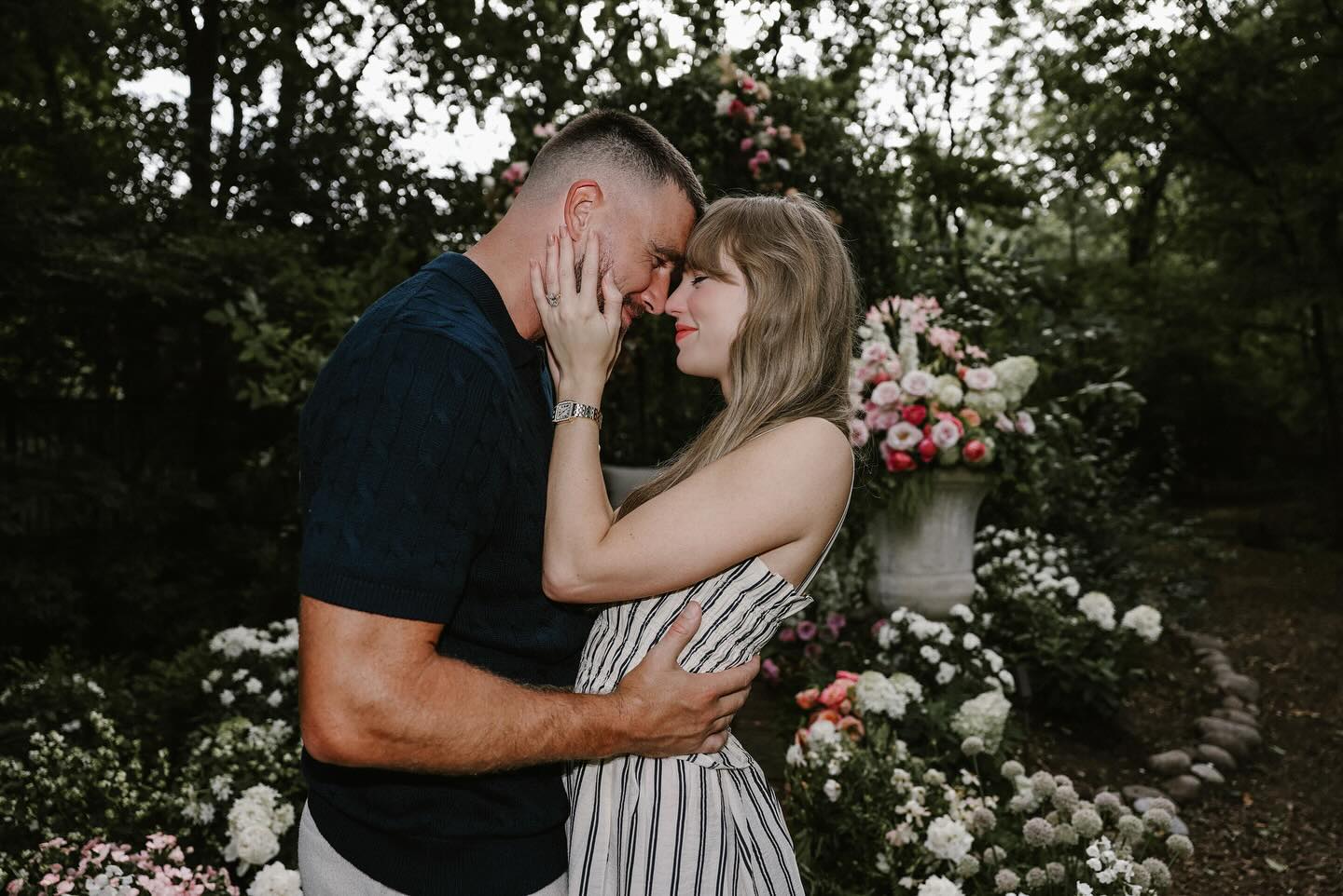 What’s Really Inside the Luxury Gift Boxes Taylor Swift and Travis Kelce Gave Wedding Guests?