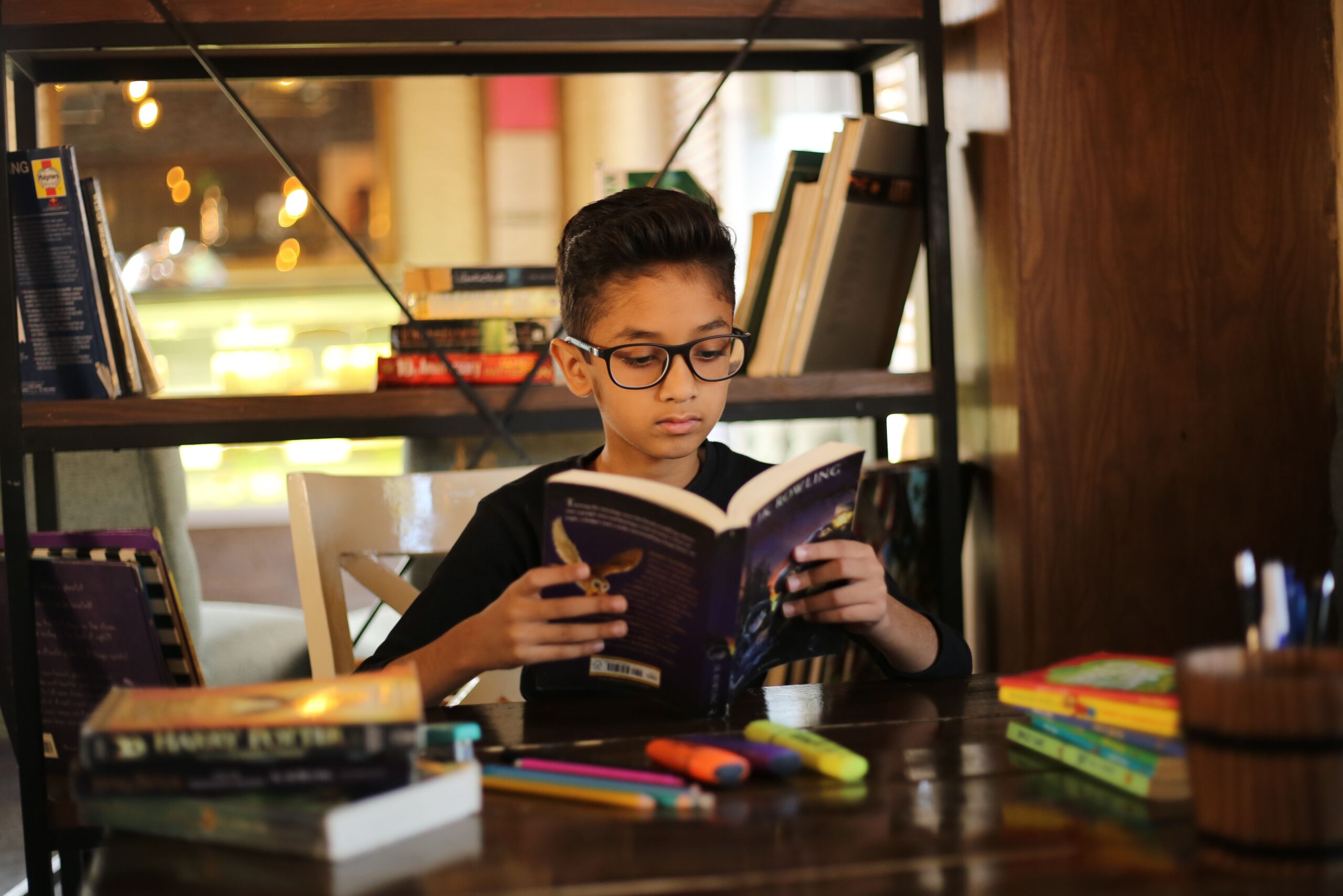 Schoolboy Mocked for Reading Becomes an Internet Inspiration