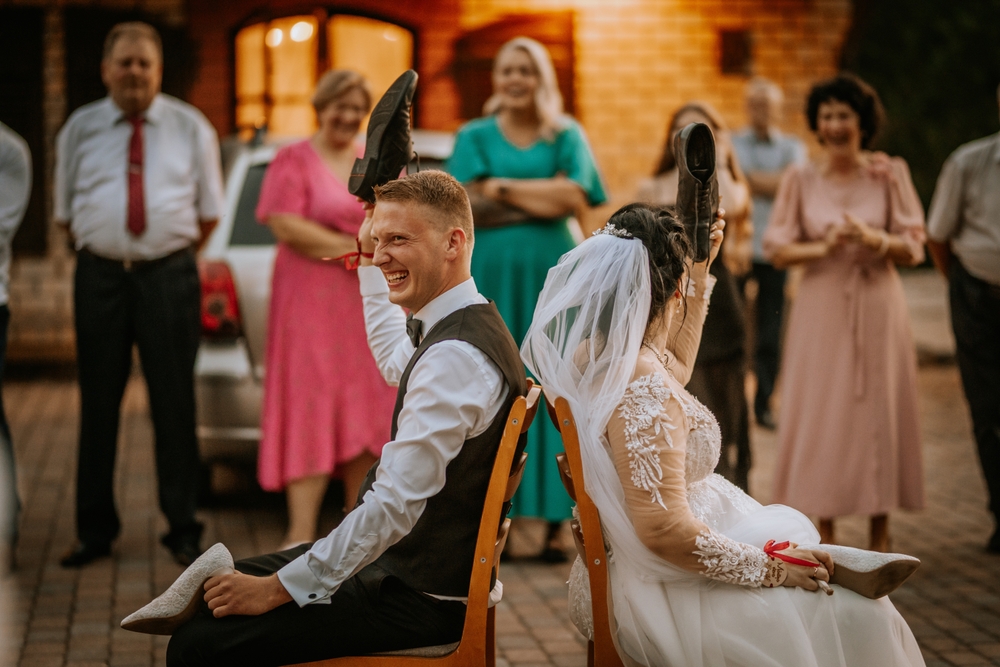 Bride and Groom Let Their Families Compete to Decide Their Married Surname, and the Winner Surprised Everyone