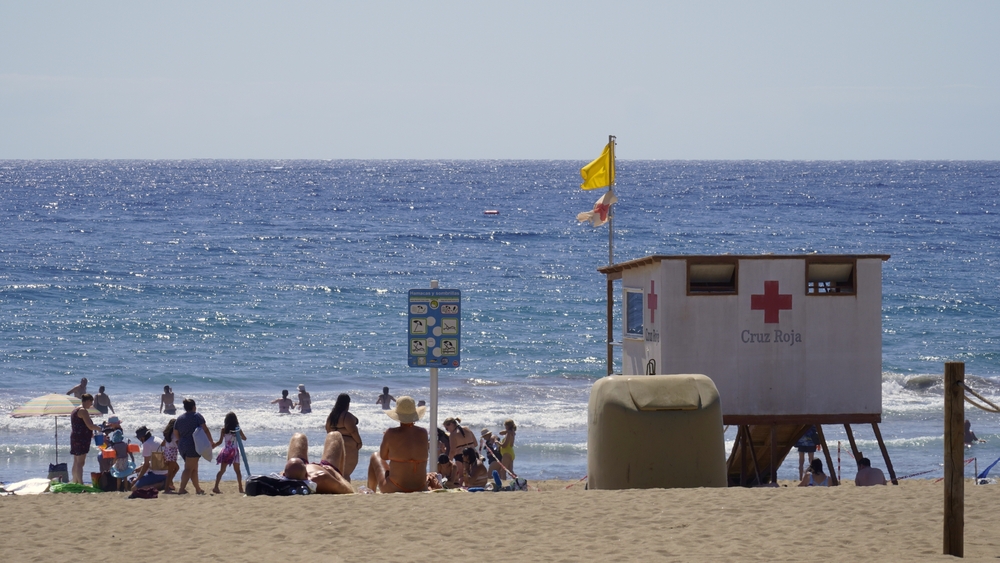 Beachgoers Join Forces In Dramatic Search For Two Missing Girls