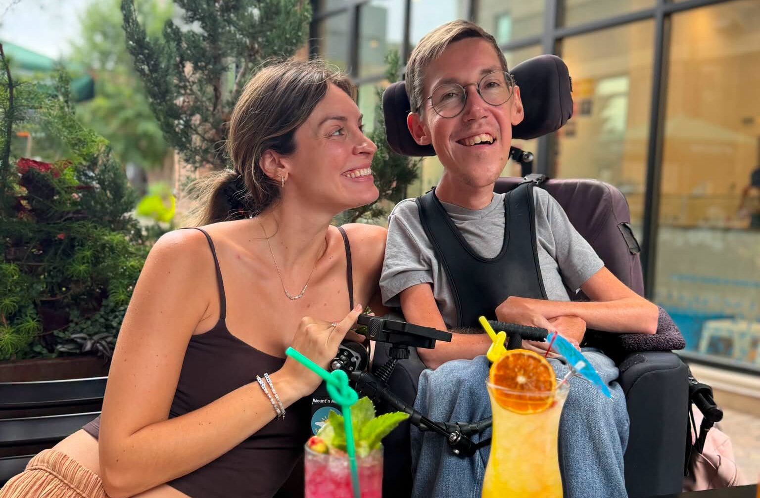 Squirmy and Grubs Reveal They Are Expecting Their First Baby