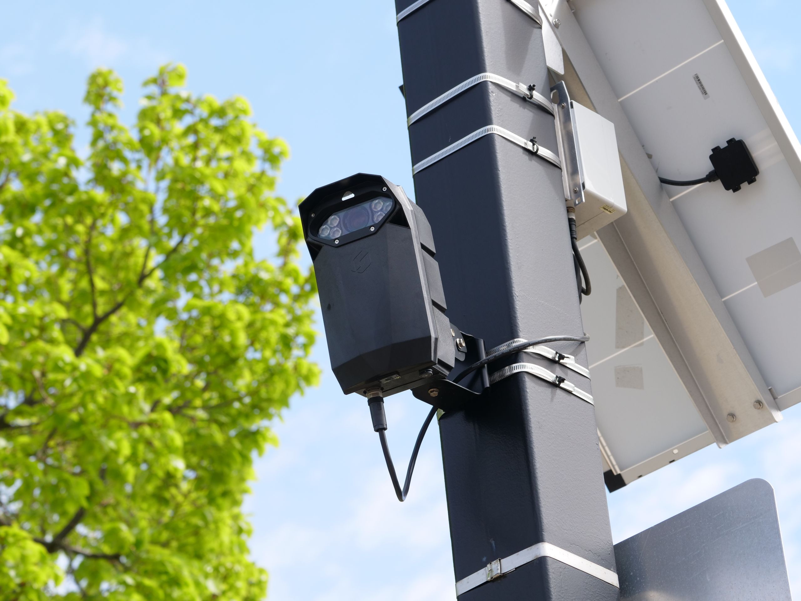 Hackers Reveal What Flock Cameras Can See Beyond License Plates