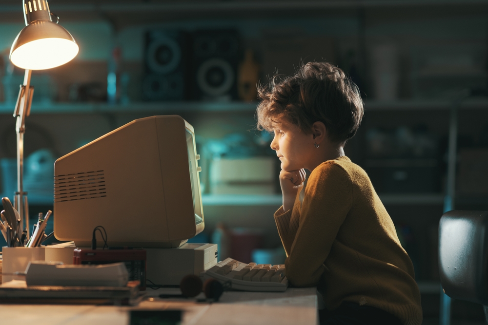People Born in This Era Remember What Life Was Like Before the Internet Took Over