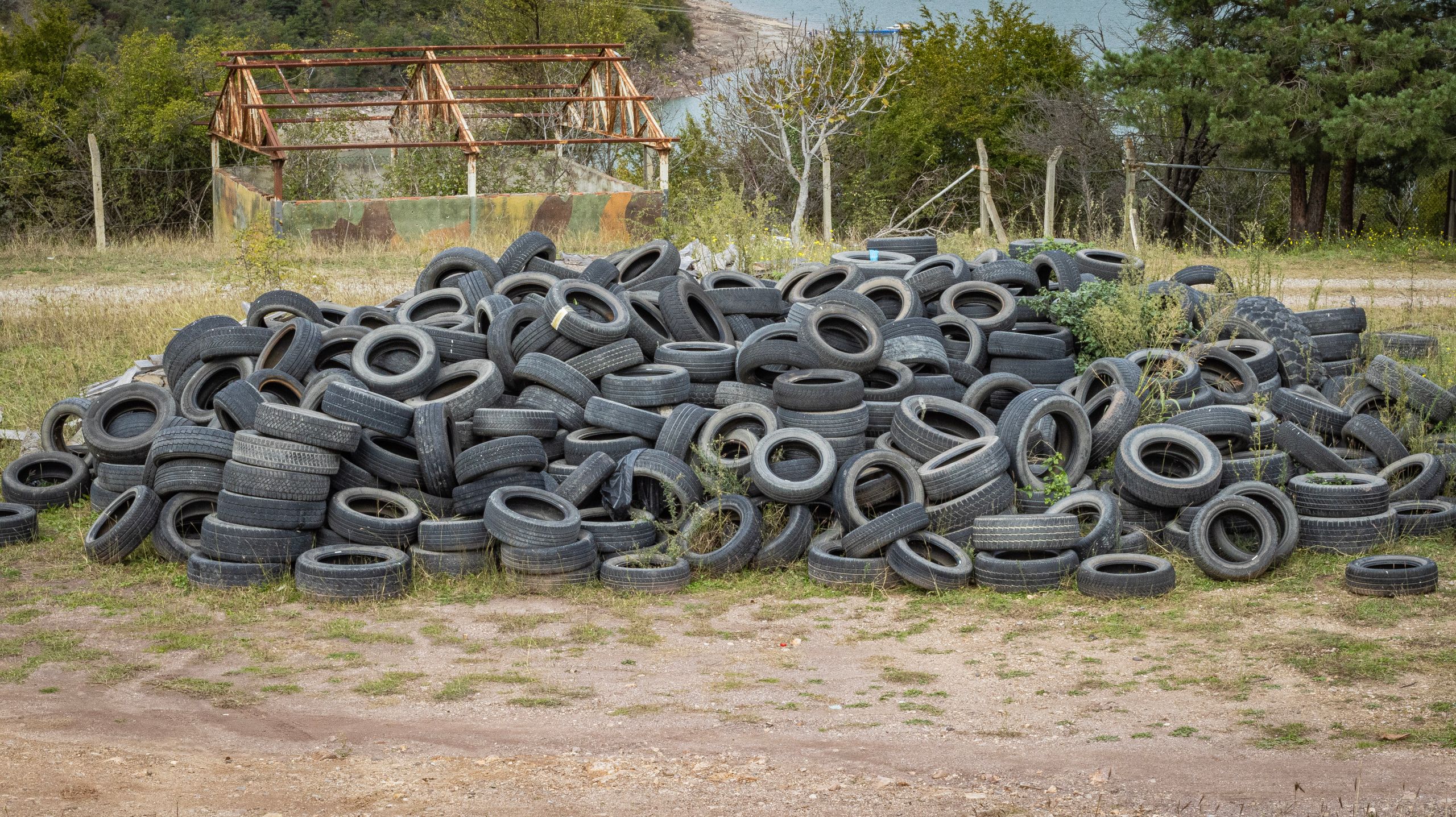 Farmer Finds 421 Tyres on His Land and Delivers Them Straight Back
